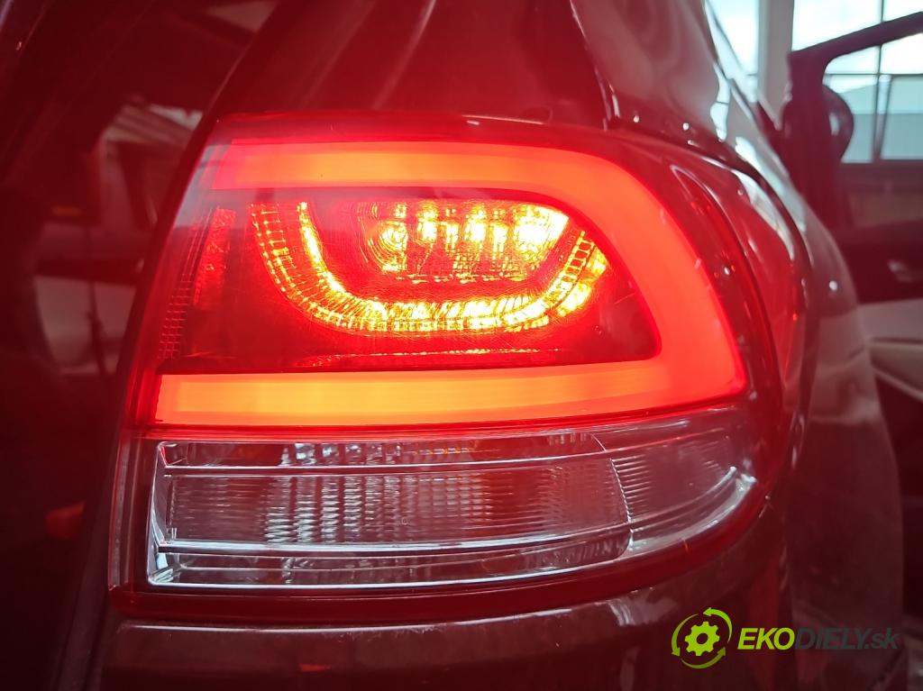 Kia Sorento III 2014-2020 2.0 crdi 185 HP automatic 136 kW 1999 cm3 5- svetlo / reflektor zadné pravé  (Kľučka dverí ostatné)