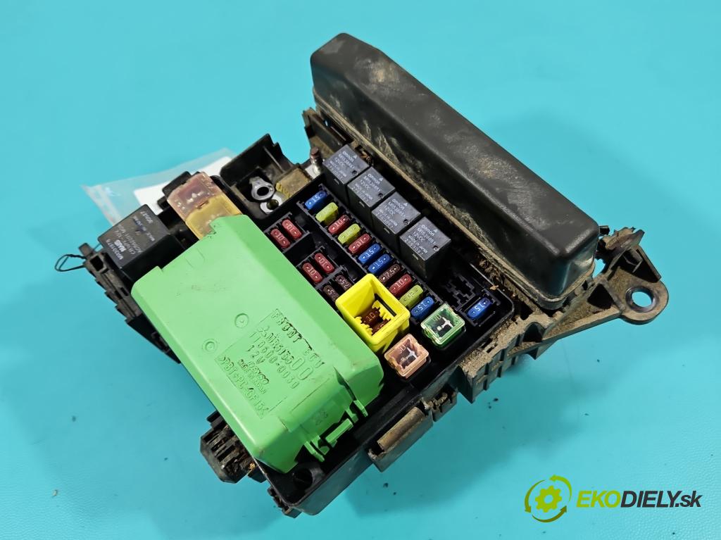 Mitsubishi Outlander I 2003-2006 2.0 16V 136hp manual 100 kW 1997 cm3 5- skříňka pojistková 110600-0030 (Pojistková skříňka)