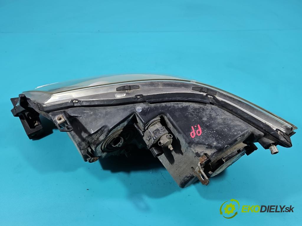 Honda Legend IV 2004-2012 3.5 V6 295HP automatic 217 kW 3471 cm3 4- Reflektor: pravý  (Svetlo predné pravé)