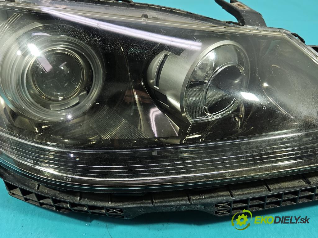 Honda Legend IV 2004-2012 3.5 V6 295HP automatic 217 kW 3471 cm3 4- Reflektor: pravý  (Svetlo predné pravé)