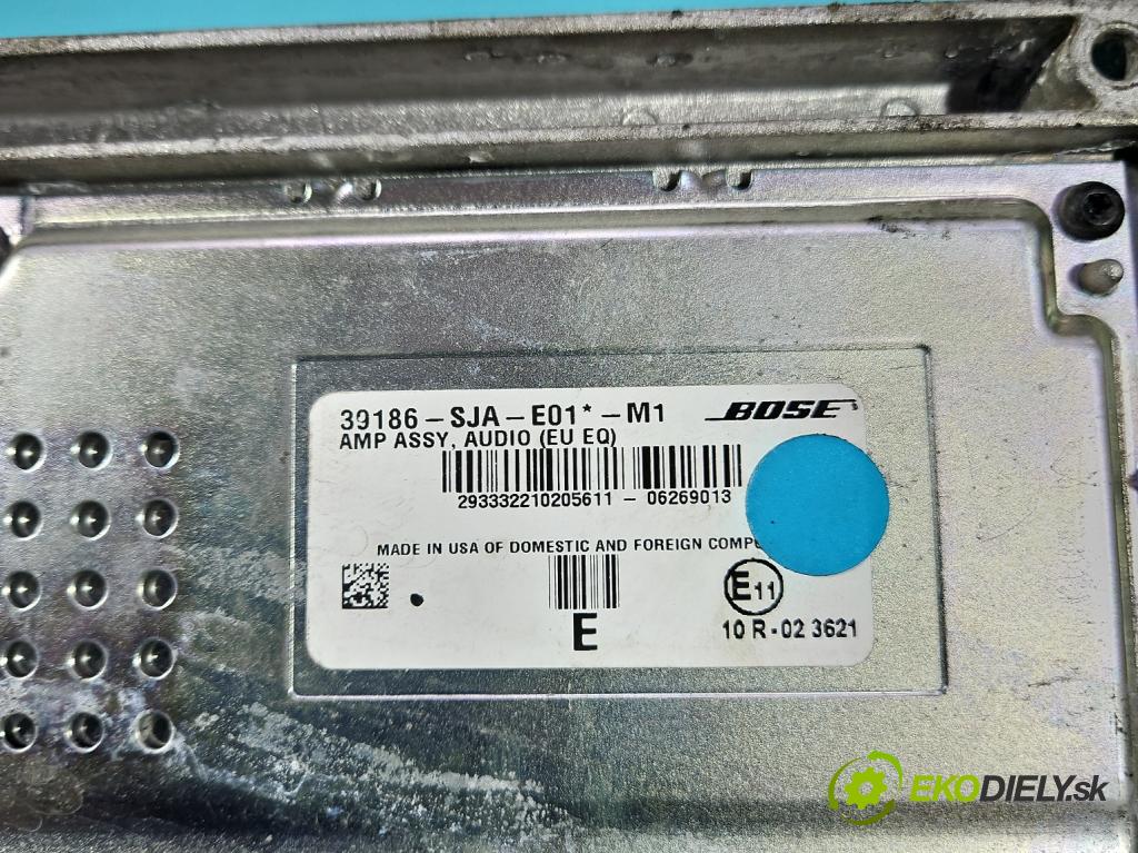 Honda Legend IV 2004-2012 3.5 V6 295KM automatic 217 kW 3471 cm3 4- Zesilovač: 39186-SJA-E01 (Zesilovač)