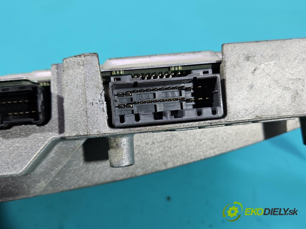 Honda Legend IV 2004-2012 3.5 V6 295KM automatic 217 kW 3471 cm3 4- Zesilovač: 39186-SJA-E01 (Zesilovač)