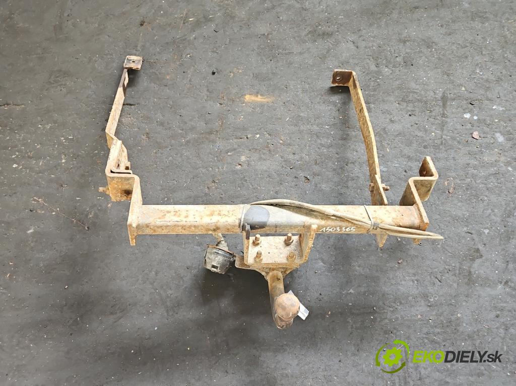 Citroen C8 2002-2014 2.0 hdi 136 HP manual 100 kW 1997 cm3 5- Hák: vlečení:  (Ťažné zariadenie)