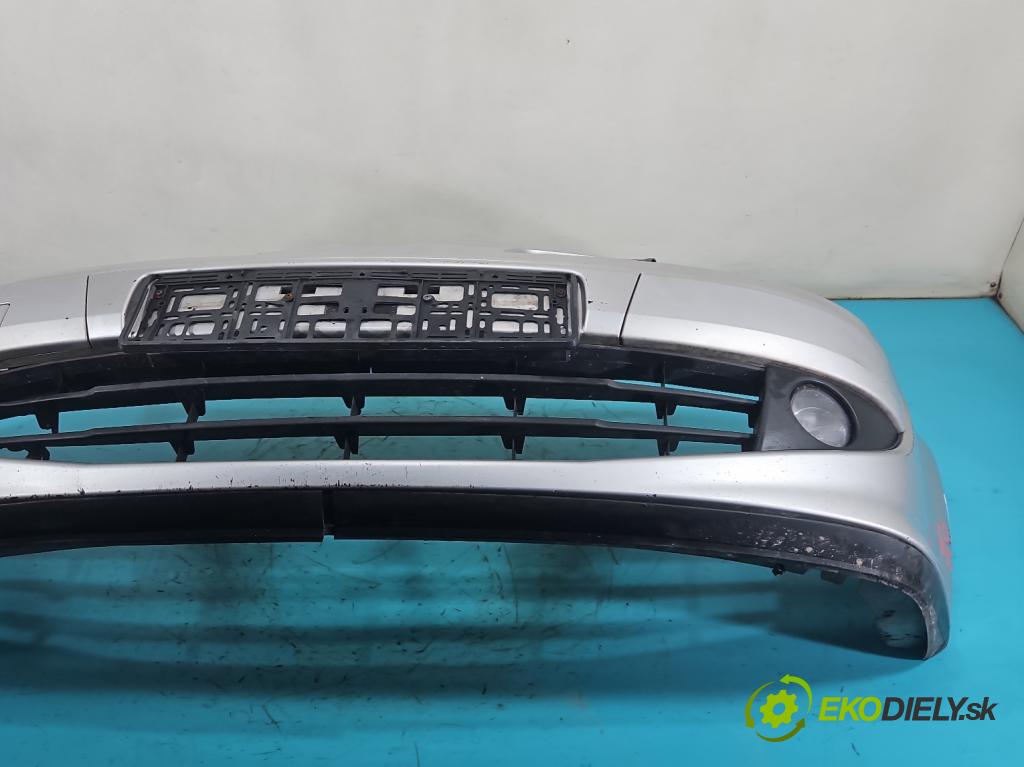 Renault Modus 1.5 dci 86 hp manual 63 kW 1461 cm3 5- nárazník přední  (Klika dveří ostatní)