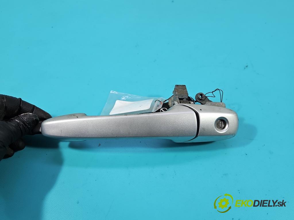 Mazda 5  2005-2010 2.0 citd 110 HP manual 81 kW 1998 cm3 5- rukoväť predné ľavé mimo:  (Kľučka dverí vonkajšia predná ľavá)