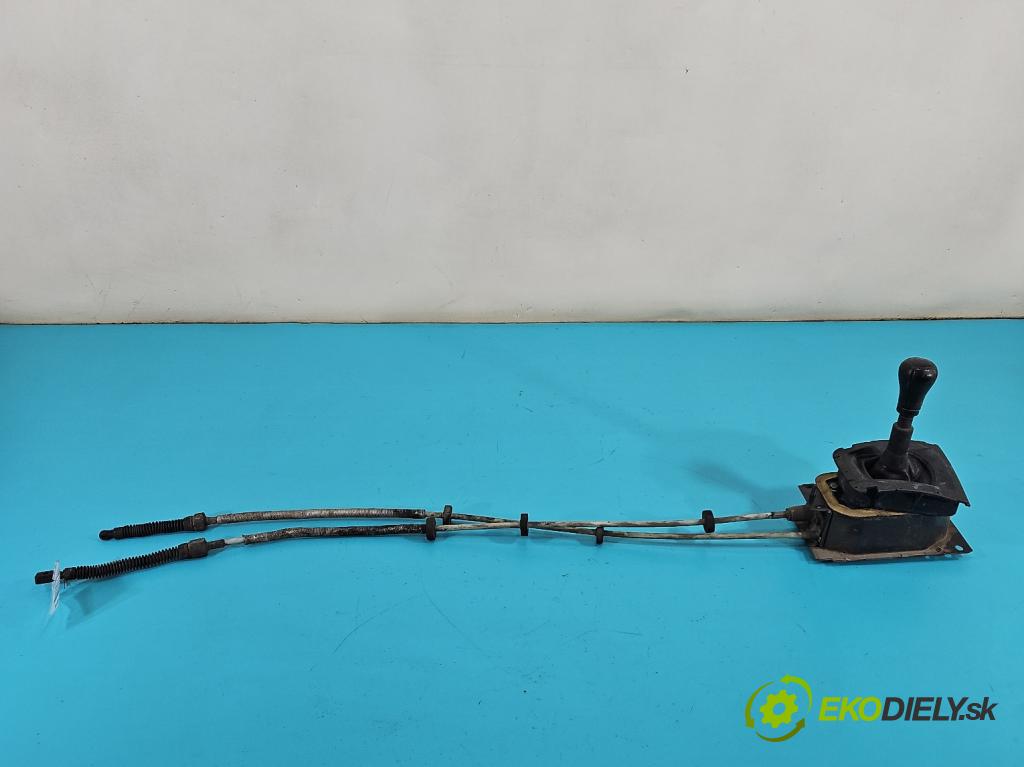 Vw Passat B4 1993-1997 1.8 90 HP manual 66 kW 1781 cm3 5- Páka: Změny: stupeň,rýchlosť  (Rýchlostná páka (kulisa))