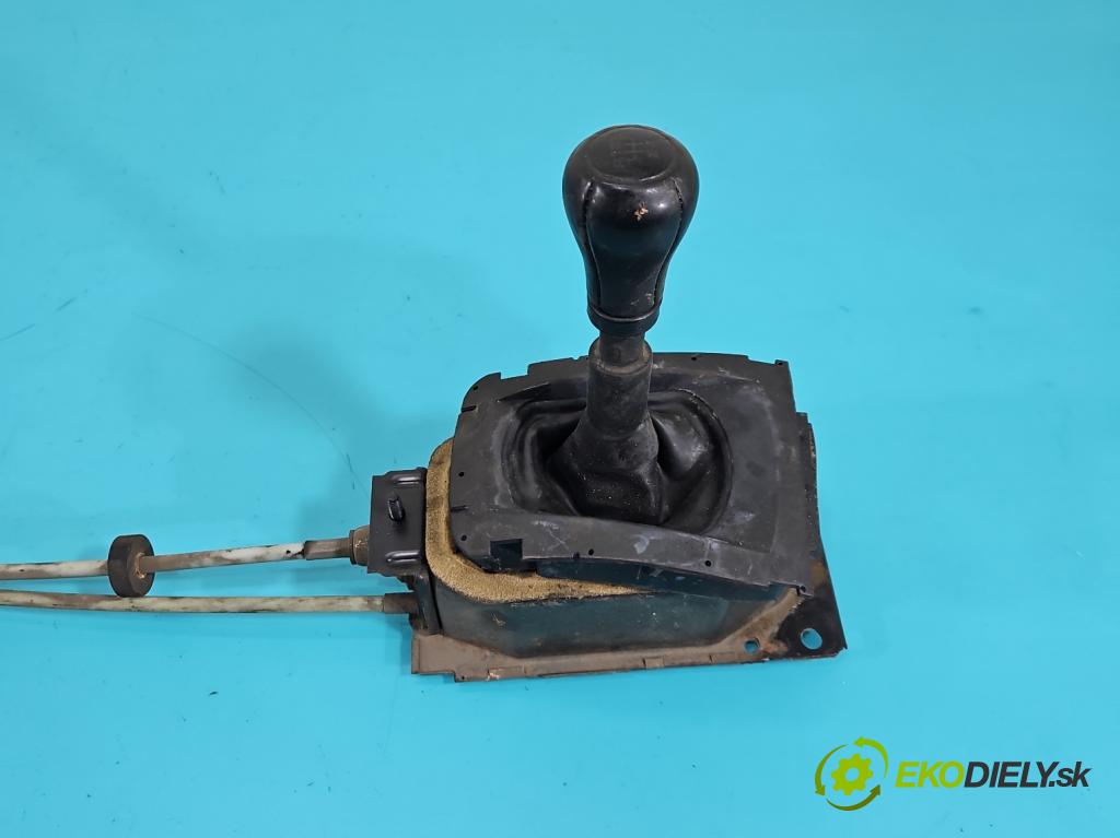 Vw Passat B4 1993-1997 1.8 90 HP manual 66 kW 1781 cm3 5- Páka: Změny: stupeň,rýchlosť  (Rýchlostná páka (kulisa))