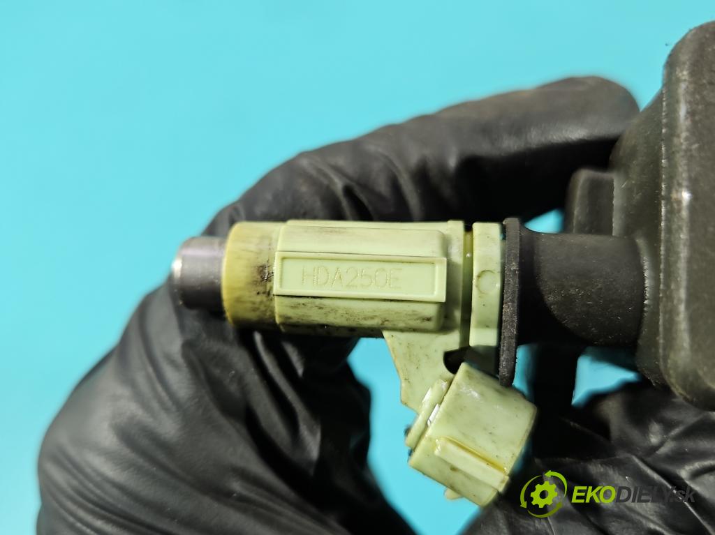 Mitsubishi Outlander I 2003-2006 2.0 16V 136 HP manual 100 kW 1997 cm3 5- vstrek 200035A (Vstrekovač paliva)