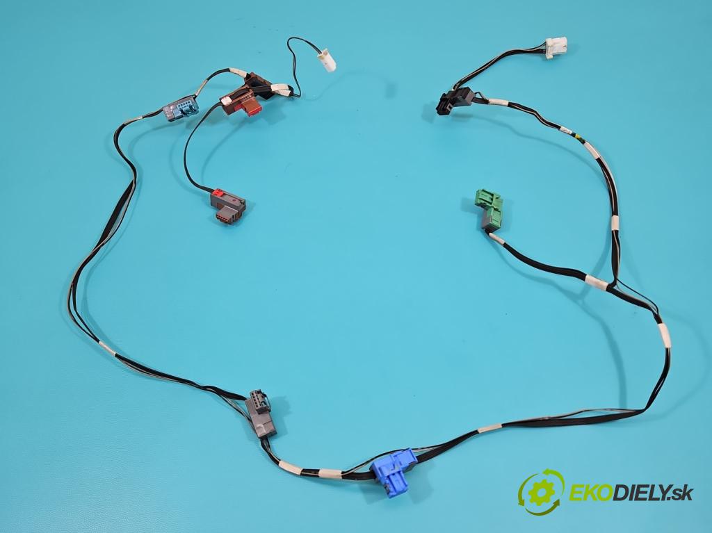 Lexus IS III 2014-2025 2.5 vvti 181KM automatic 133 kW 2494 cm3 4- Balíček: 82212-30100