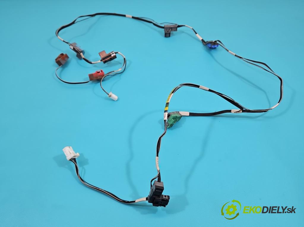 Lexus IS III 2014-2025 2.5 vvti 181KM automatic 133 kW 2494 cm3 4- Zväzok: ostatné 82212-30100