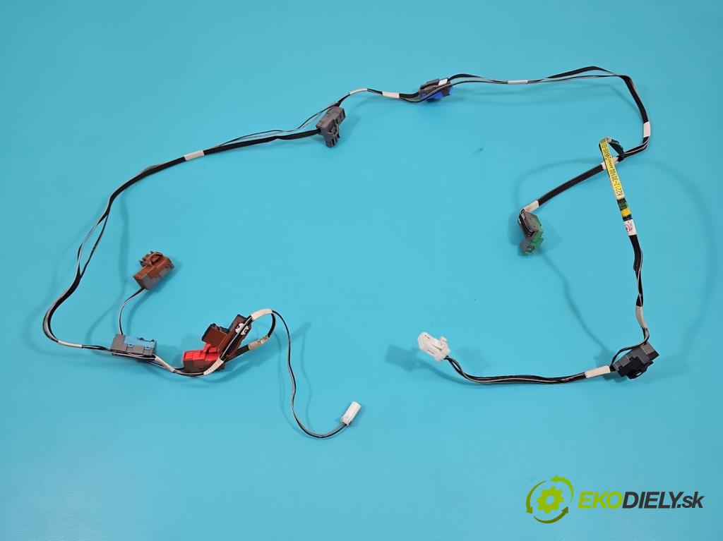 Lexus IS III 2014-2025 2.5 vvti 181KM automatic 133 kW 2494 cm3 4- Balíček: 82212-30100