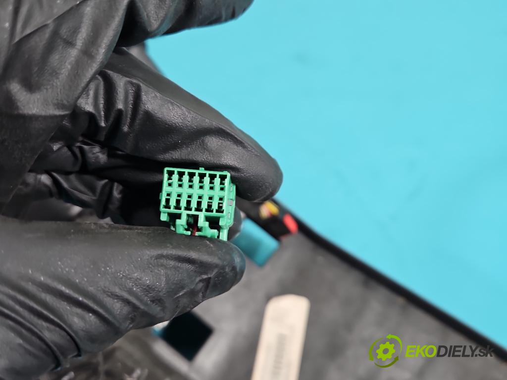 Jeep Grand Cherokee WK2 IV 2010-2021 3.0 CRD 241KM automatic 177 kW 2987 cm3 5- operadlo C01347009BL (Lakťová opierka)