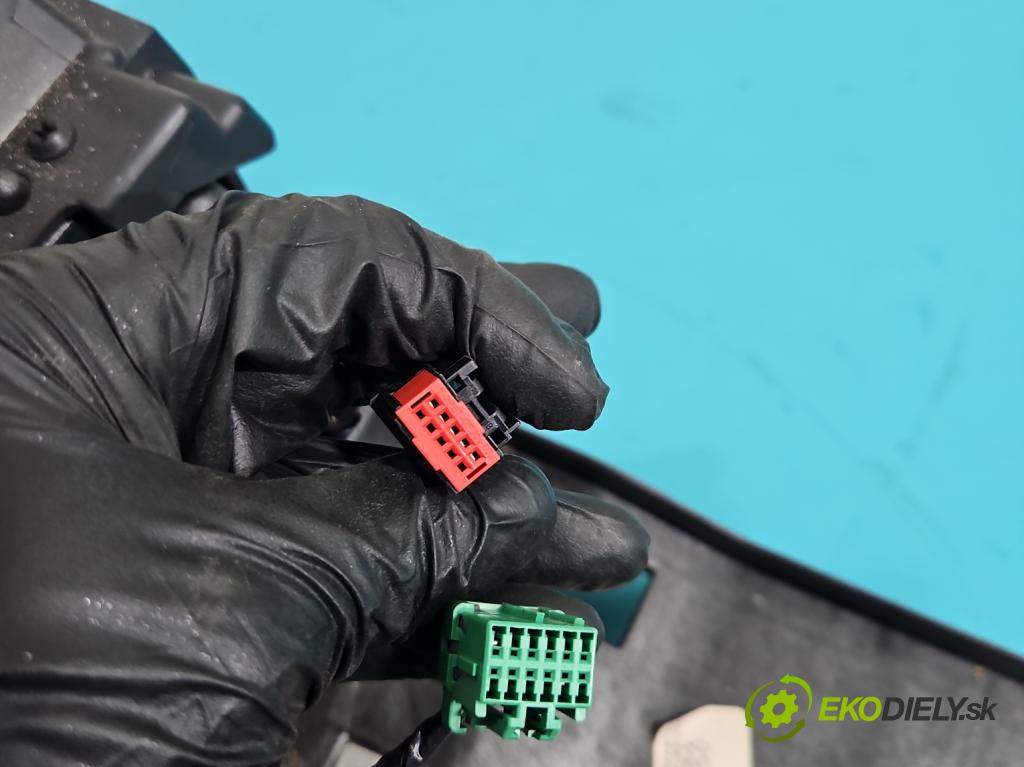 Jeep Grand Cherokee WK2 IV 2010-2021 3.0 CRD 241KM automatic 177 kW 2987 cm3 5- operadlo C01347009BL (Lakťová opierka)