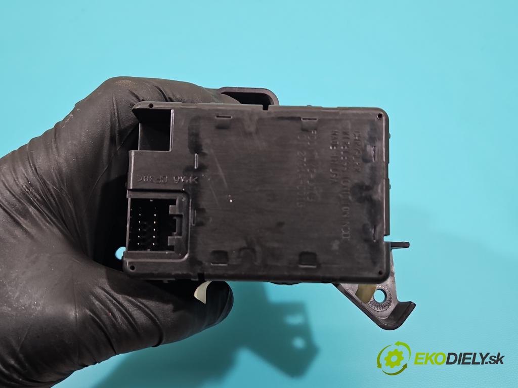 Jeep Grand Cherokee WK2 IV 2010-2021 3.0 CRD 241KM automatic 177 kW 2987 cm3 5- Spínačka 2701A-C01B (Spínacia skrinka)