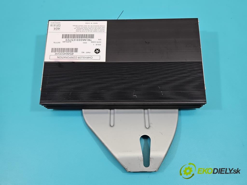 Jeep Grand Cherokee WK2 IV 2010-2021 3.0 CRD 241KM automatic 177 kW 2987 cm3 5- Zesilovač: 05064533AK (Zesilovač)