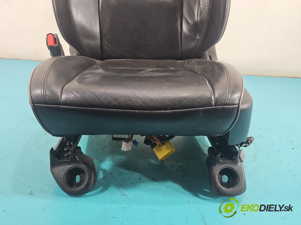 Jeep Grand Cherokee WK2 IV 2010-2021 3.0 CRD 241KM automatic 177 kW 2987 cm3 5- Sedačka ľavý  (Sedadlo)