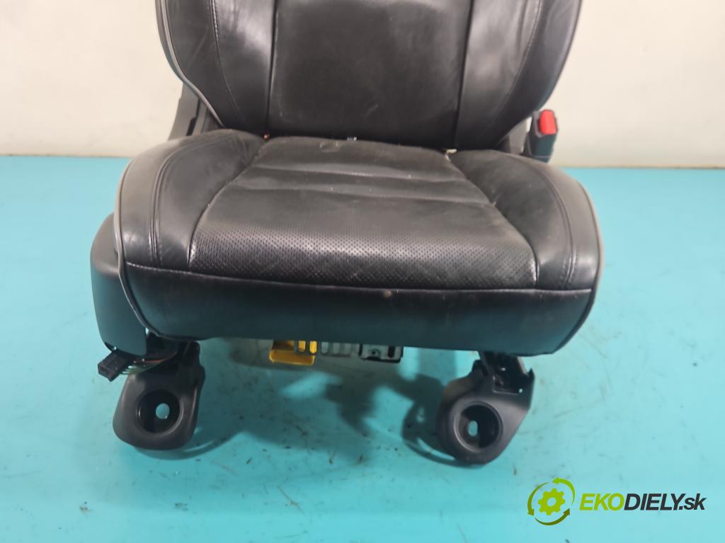 Jeep Grand Cherokee WK2 IV 2010-2021 3.0 CRD 241KM automatic 177 kW 2987 cm3 5- Sedačka pravý  (Sedadlo)
