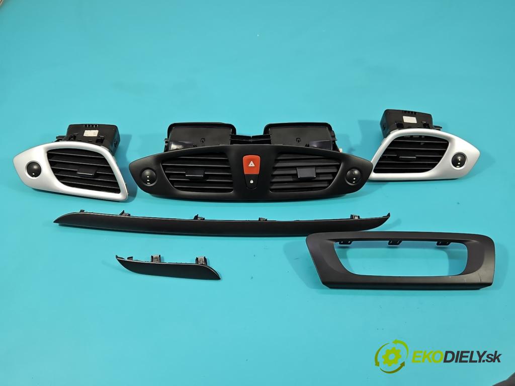 Renault Scenic III 2009-2016 1.5 dci 106 HP manual 78 kW 1461 cm3 5- Mřížka: kúrenia stredová 682600031R (Mriežka kúrenia (fukár))