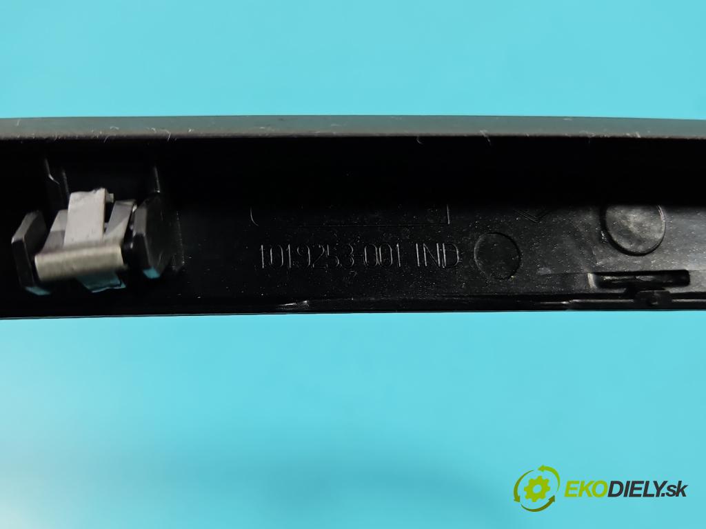 Renault Scenic III 2009-2016 1.5 dci 106 HP manual 78 kW 1461 cm3 5- Mřížka: kúrenia stredová 682600031R (Mriežka kúrenia (fukár))