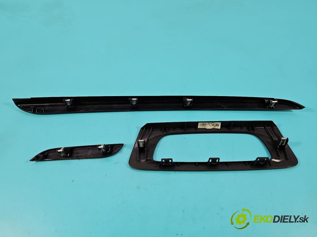 Renault Scenic III 2009-2016 1.5 dci 106 HP manual 78 kW 1461 cm3 5- Mřížka: kúrenia stredová 682600031R (Mriežka kúrenia (fukár))