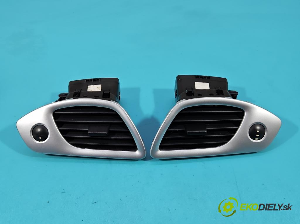 Renault Scenic III 2009-2016 1.5 dci 106 HP manual 78 kW 1461 cm3 5- Mřížka: kúrenia stredová 682600031R (Mriežka kúrenia (fukár))