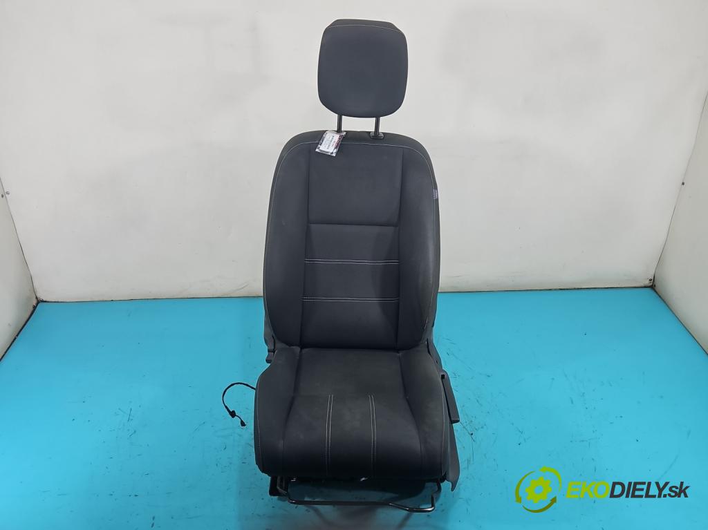 Renault Megane III 2008-2016 1.5 dci 110 HP manual 81 kW 1461 cm3 5- Sedačka ľavý  (Sedadlo)