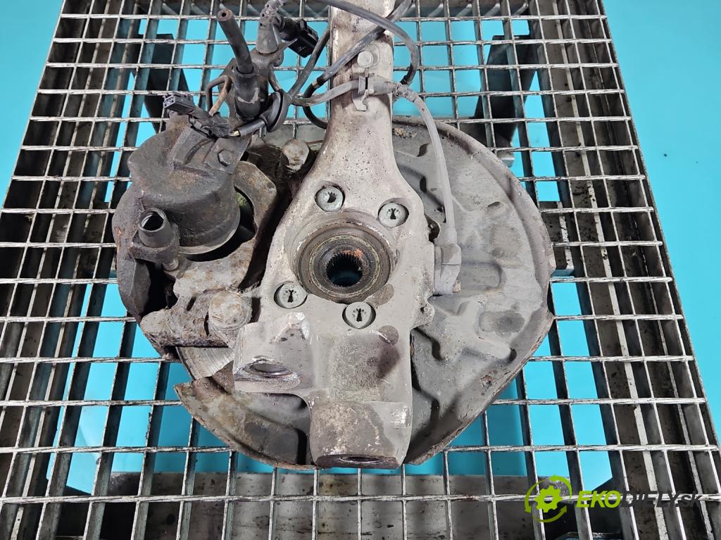 Audi A4 B7 2004-2008 2.0 tdi 140 hp manual 103 kW 1968 cm3 5- náboj levé  (Náboj kola)