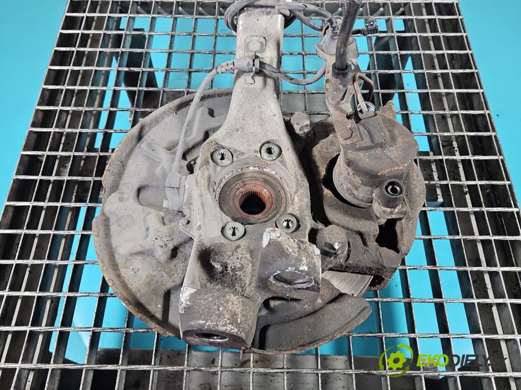 Audi A4 B7 2004-2008 2.0 tdi 140 hp manual 103 kW 1968 cm3 5- náboj pravé  (Náboj kola)