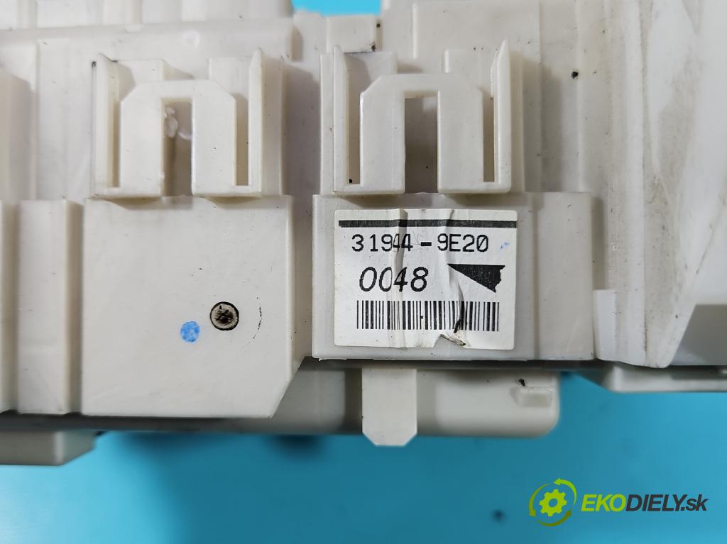 Toyota Avensis III T27 2009-2018 2.2 D-CAT 150 hp automatic 110 kW 2231 cm3 5- skříňka pojistková 82730-05160-B (Pojistková skříňka)