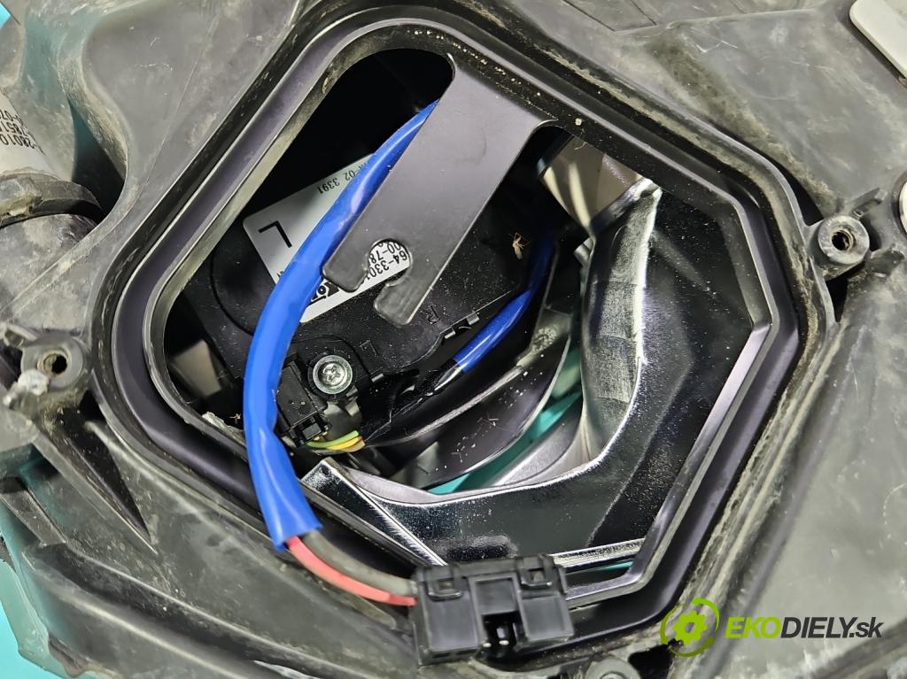 Toyota Avensis III T27 2009-2018 2.2 D-CAT 150 HP automatic 110 kW 2231 cm3 5- Reflektor: ľavý  (Kľučka dverí ostatné)