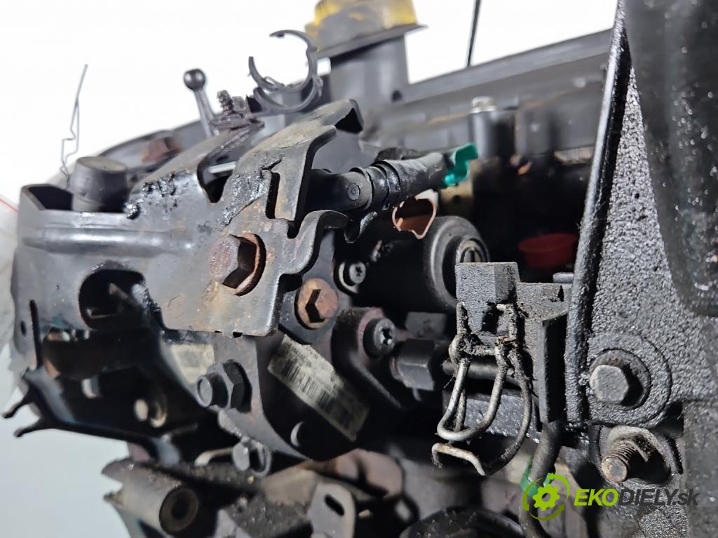 Renault Modus 1.5 dci 86 HP manual 63 kW 1461 cm3 5- čerpadlo vstrekovacia R9042A070A (Vstrekovacie čerpadlo)