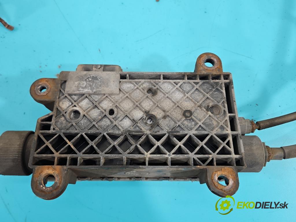 Toyota Avensis III T27 2009-2018 2.2 D-CAT 150 HP automatic 110 kW 2231 cm3 5- Brzda manuál: elektrický: 46300-05010 (Ručná brzda)