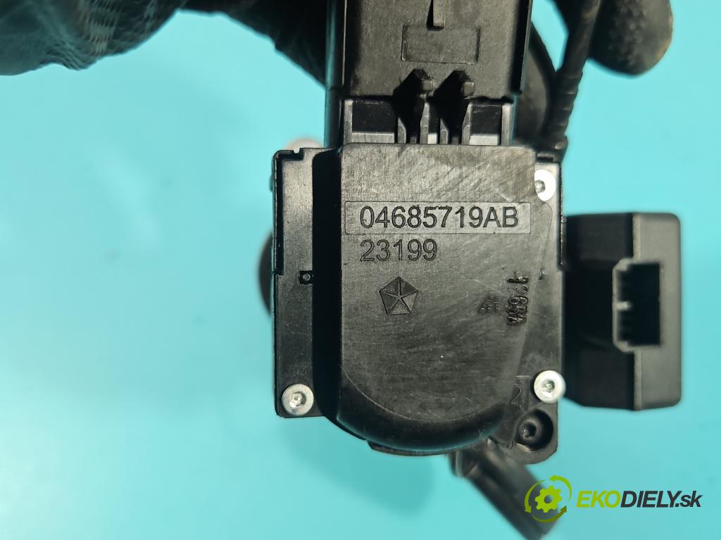 Chrysler Pacifica 3.5 V6 automatic 183 kW 3518 cm3 5- řídící jednotka motoru P04727340AC