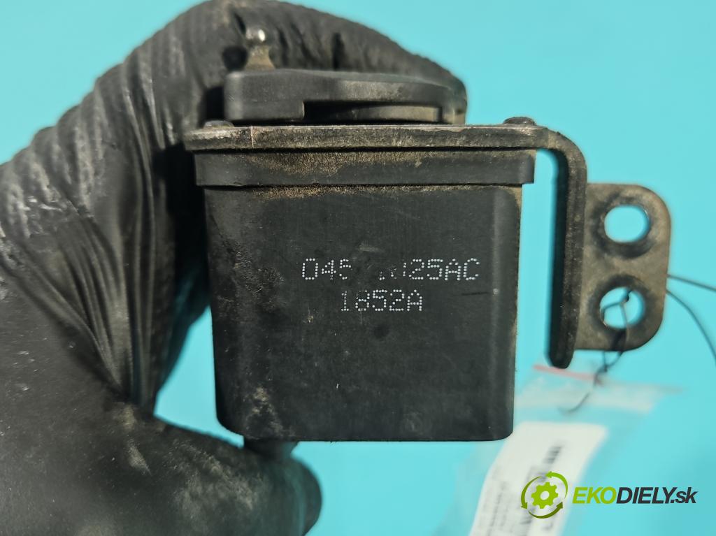 Chrysler Pacifica 3.5 V6 automatic 183 kW 3518 cm3 5- Ovladač: klapky: kolektor 04591825AC (Motorček ostatné)