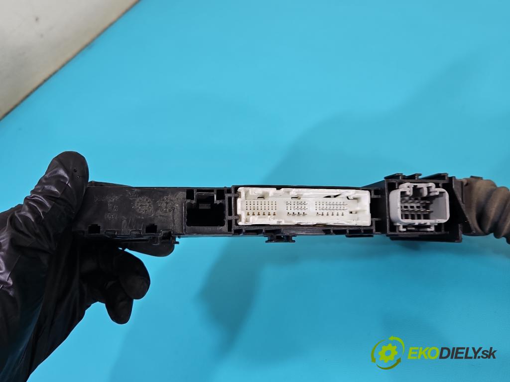 Lexus IS III 2014-2025 2.5 vvti 181KM automatic 133 kW 2494 cm3 4- Balíček: motoru 82125-30560A-1