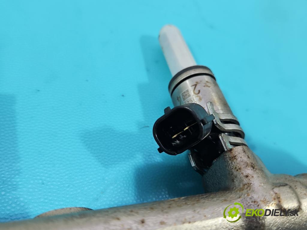 Lexus IS III 2014-2025 2.5 vvti 181KM automatic 133 kW 2494 cm3 4- vstrek 23250-31120 (Vstrekovač paliva)