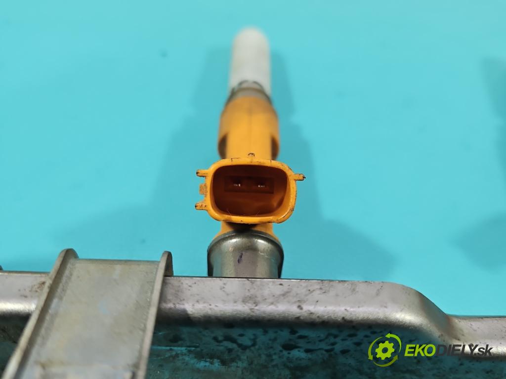 Lexus IS III 2014-2025 2.5 vvti 181KM automatic 133 kW 2494 cm3 4- vstrek 23250-36020 (Vstrekovač paliva)