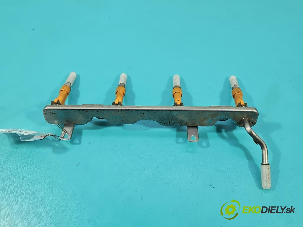 Lexus IS III 2014-2025 2.5 vvti 181KM automatic 133 kW 2494 cm3 4- vstrek 23250-36020 (Vstrekovač paliva)