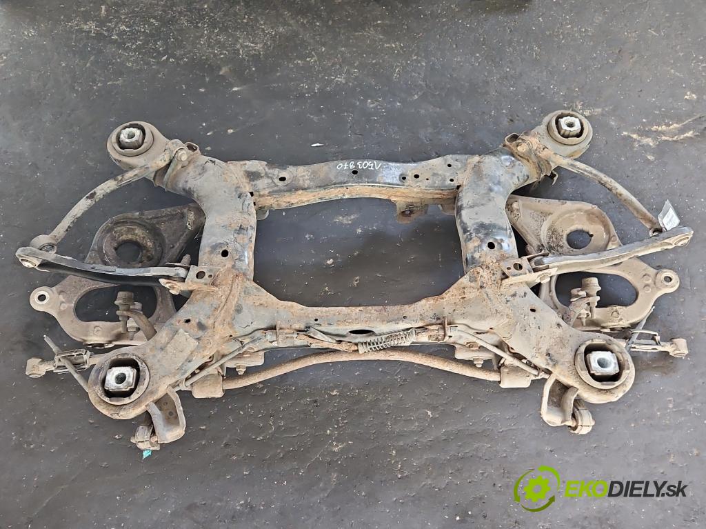 Jeep Grand Cherokee WK2 IV 2010-2021 3.0 CRD 241KM automatic 177 kW 2987 cm3 5- zadní výztuha  (Zadní výztuha)