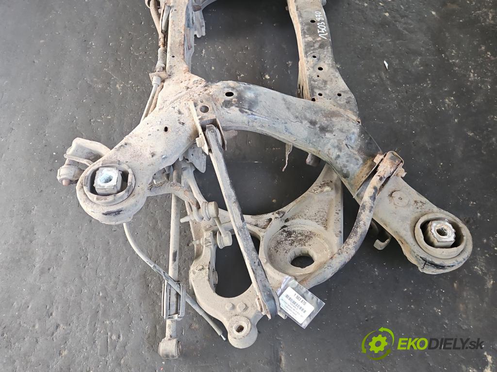 Jeep Grand Cherokee WK2 IV 2010-2021 3.0 CRD 241KM automatic 177 kW 2987 cm3 5- zadní výztuha  (Zadní výztuha)