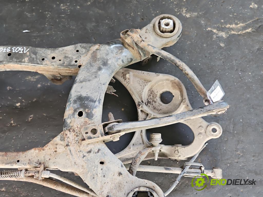 Jeep Grand Cherokee WK2 IV 2010-2021 3.0 CRD 241KM automatic 177 kW 2987 cm3 5- zadní výztuha  (Zadní výztuha)