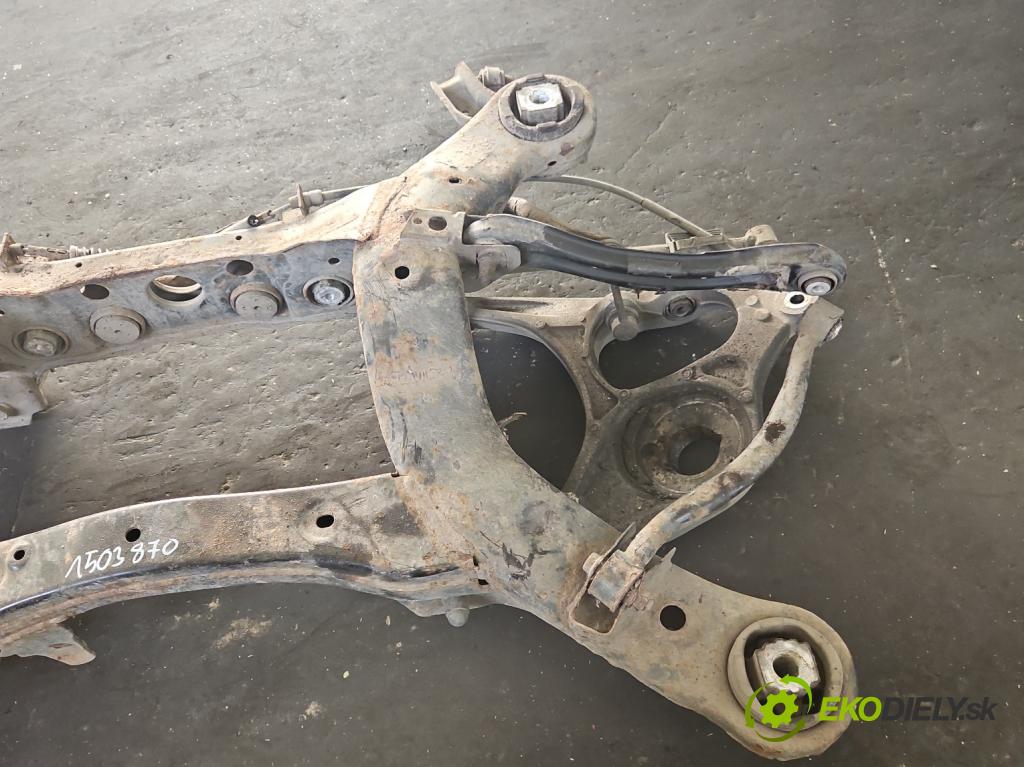 Jeep Grand Cherokee WK2 IV 2010-2021 3.0 CRD 241KM automatic 177 kW 2987 cm3 5- zadní výztuha  (Zadní výztuha)