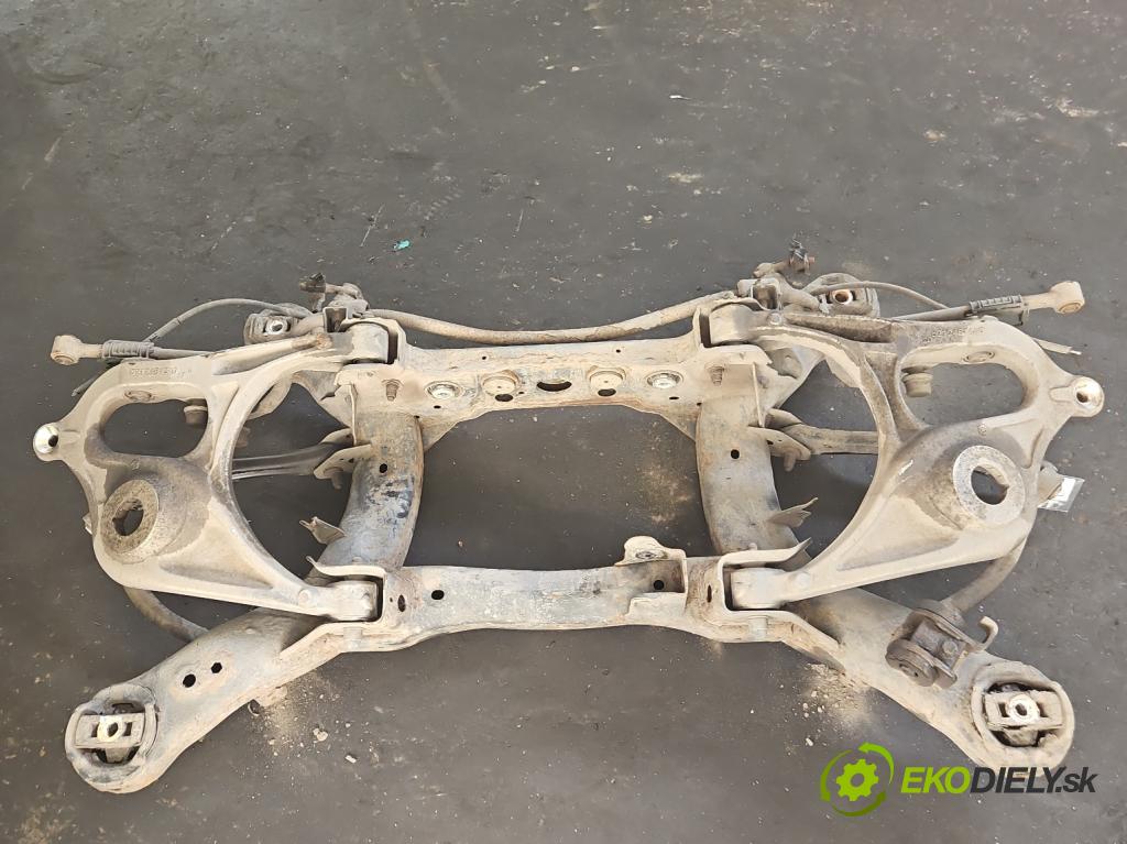 Jeep Grand Cherokee WK2 IV 2010-2021 3.0 CRD 241KM automatic 177 kW 2987 cm3 5- zadní výztuha  (Zadní výztuha)