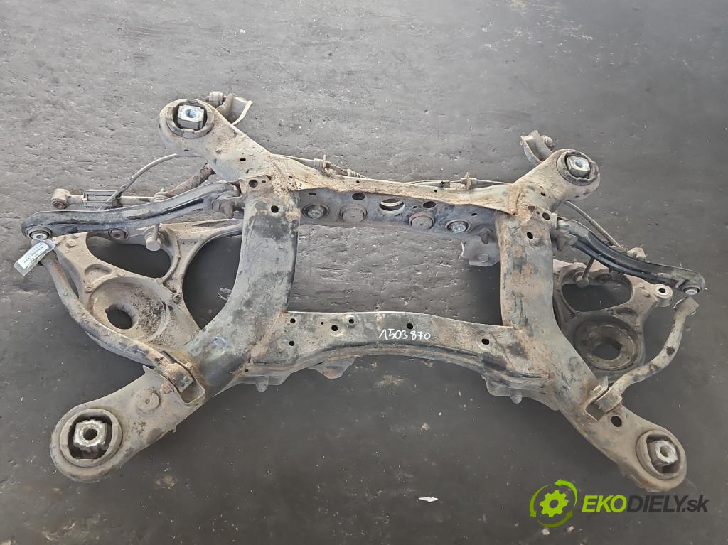 Jeep Grand Cherokee WK2 IV 2010-2021 3.0 CRD 241KM automatic 177 kW 2987 cm3 5- zadní výztuha  (Zadní výztuha)