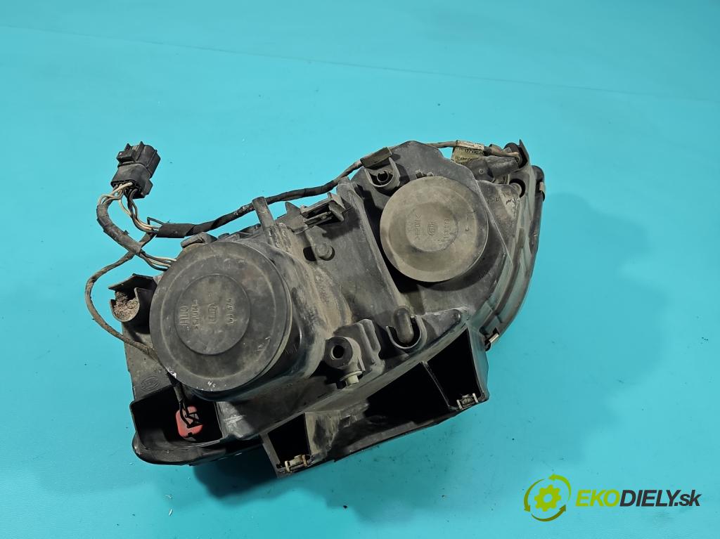 Chrysler Pacifica 3.5 V6 automatic 183 kW 3518 cm3 5- Reflektor: pravý  (Svetlo predné pravé)