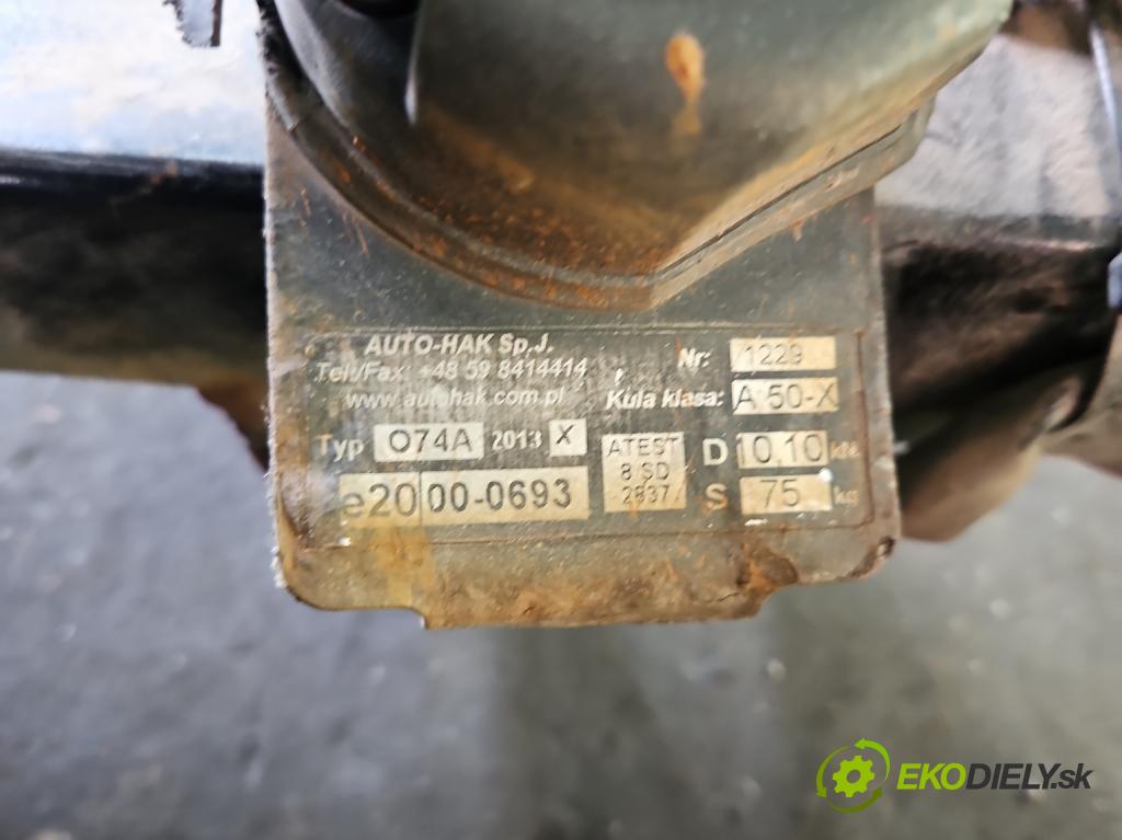 Toyota Avensis III T27 2009-2018 2.2 D-CAT 150 hp automatic 110 kW 2231 cm3 5- oko tažné  (Tažné zařízení)