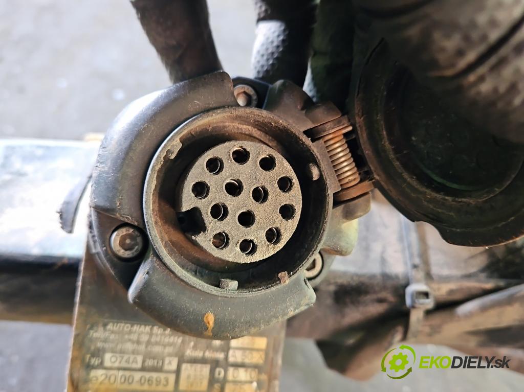 Toyota Avensis III T27 2009-2018 2.2 D-CAT 150 hp automatic 110 kW 2231 cm3 5- oko tažné  (Tažné zařízení)