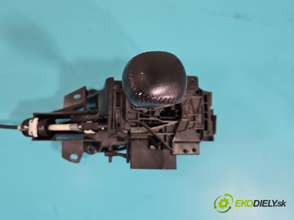 Toyota Avensis III T27 2009-2018 2.2 D-CAT 150 HP automatic 110 kW 2231 cm3 5- Páka: Změny: stupeň,rýchlosť 750584LH (Rýchlostná páka (kulisa))