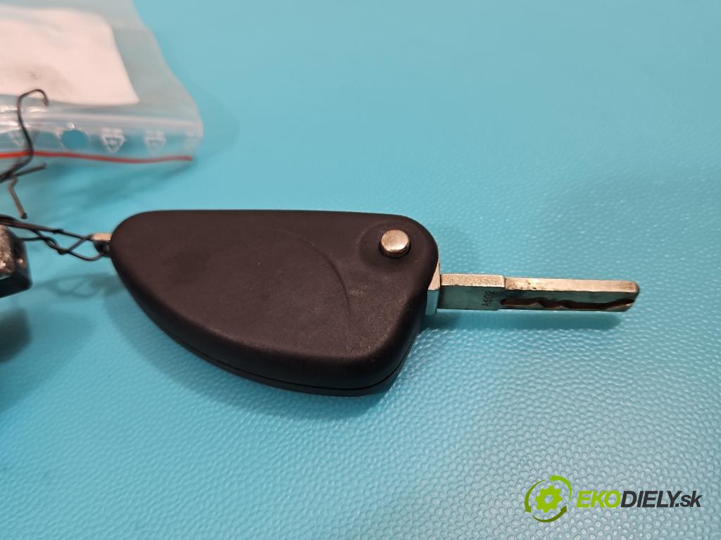 Alfa romeo 147 1.9 jtd 116 HP manual 85 kW 1910 cm3 5- rukoväť predné ľavé mimo:  (Kľučka dverí vonkajšia predná ľavá)