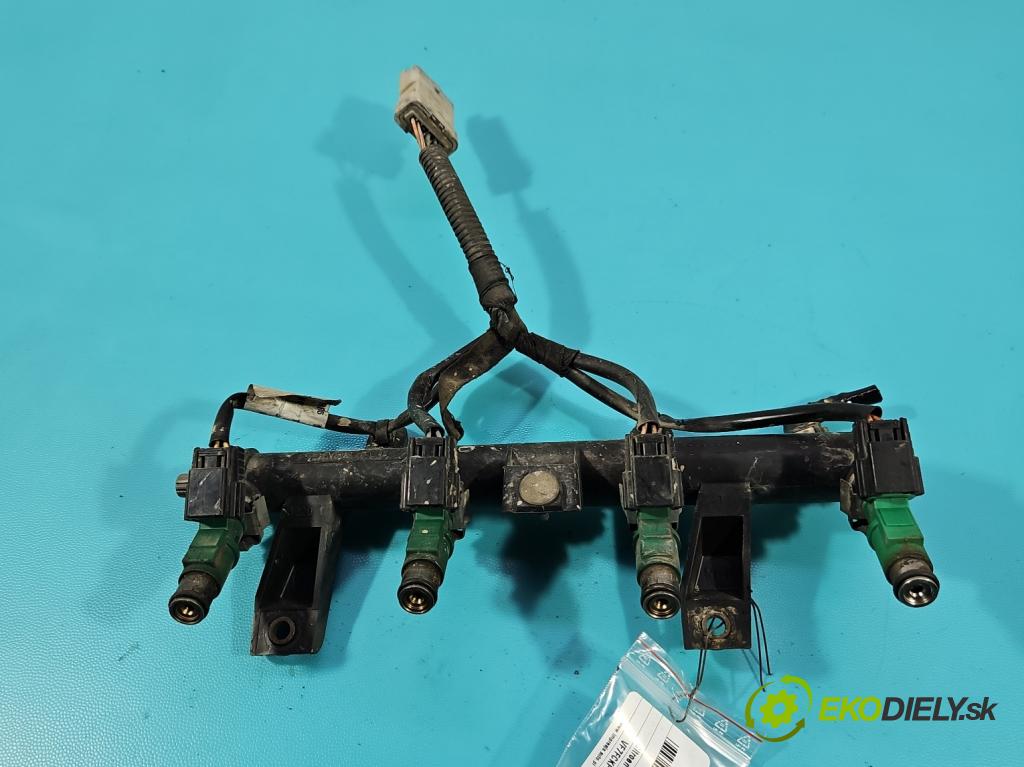 Citroen C3 I 2002-2009 1.4 8V 73 HP manual 54 kW 1360 cm3 5- vstrek 01F023 (Vstrekovač paliva)